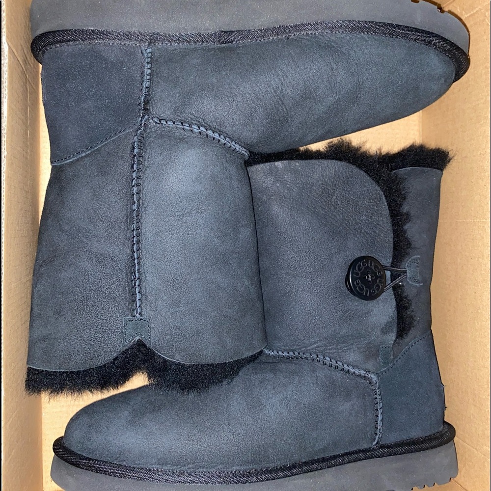 Shoes/ Boots